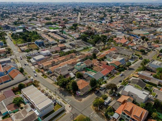 Terreno à venda, no bairro Capão Raso em Curitiba