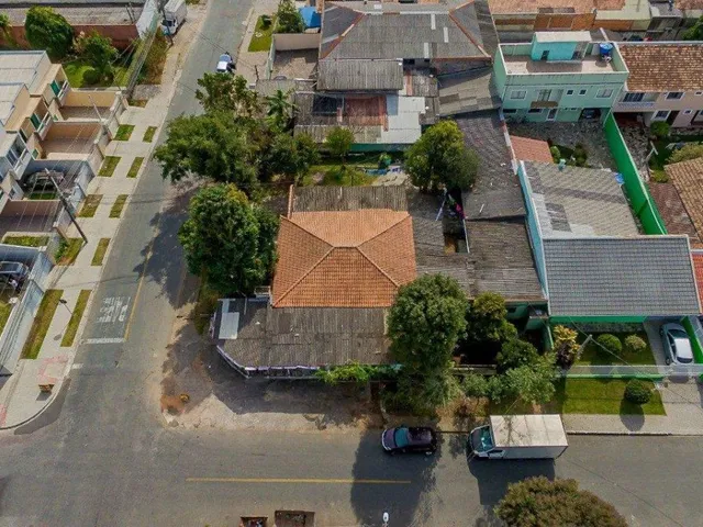 Terreno à venda, no bairro Capão Raso em Curitiba