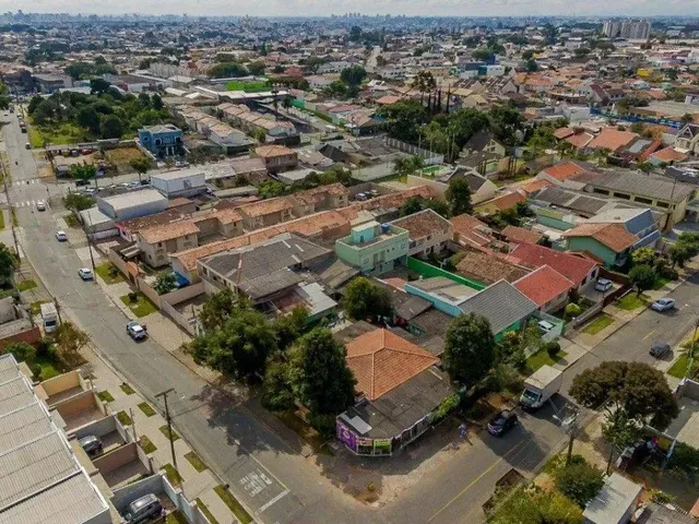Terreno à venda, no bairro Capão Raso em Curitiba
