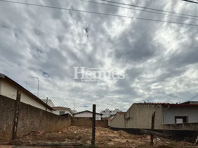 Terreno com 250m², à venda, no bairro Jardim de Itapoan em Paulínia