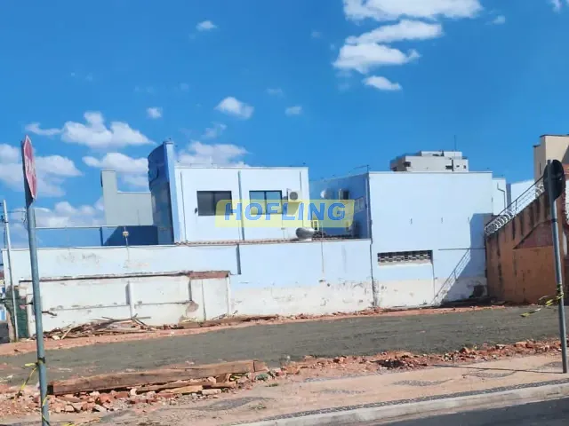 Terreno com 315m², à venda ou para alugar, no bairro Centro em Rio Claro
