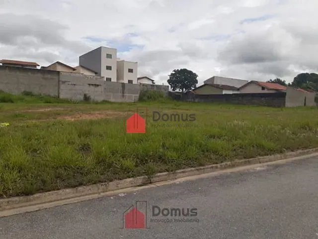 Terreno com 790m², à venda, no bairro Residencial Jardim Aurora em Pindamonhangaba