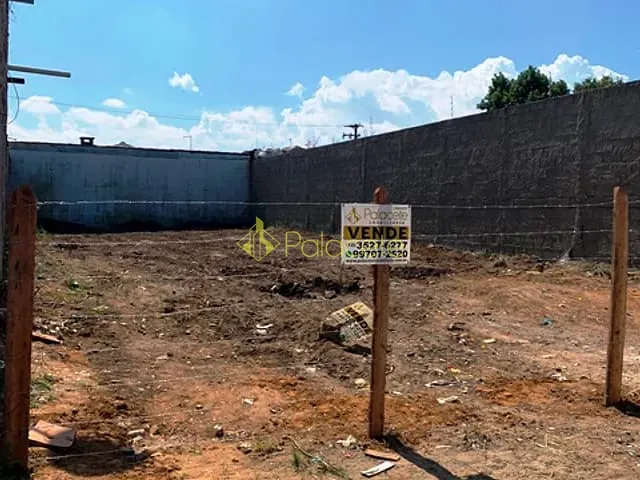 Terreno com 250m², à venda, no bairro Conjunto Residencial Araretama em Pindamonhangaba