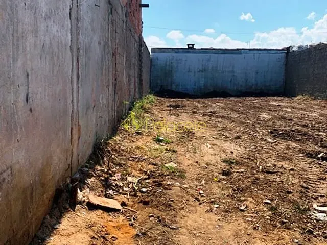 Terreno com 250m², à venda, no bairro Conjunto Residencial Araretama em Pindamonhangaba