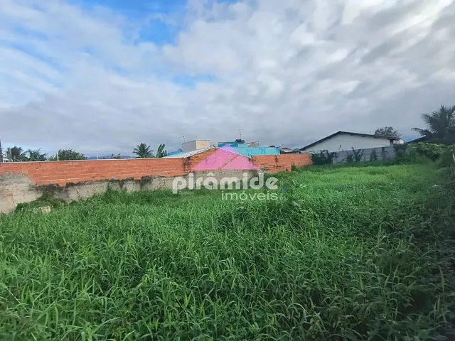 Terreno com 560m², à venda, no bairro Praia das Palmeiras em Caraguatatuba