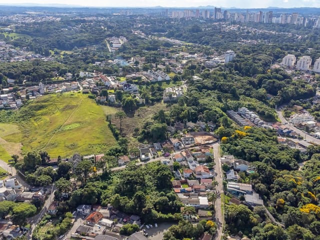 Terreno com 4000m², à venda, no bairro Campo Comprido em Curitiba