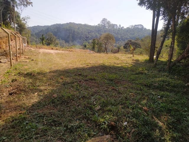 Terreno com 2000m², à venda, no bairro Itaquaciara em Itapecerica da Serra