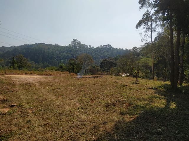 Terreno com 2000m², à venda, no bairro Itaquaciara em Itapecerica da Serra