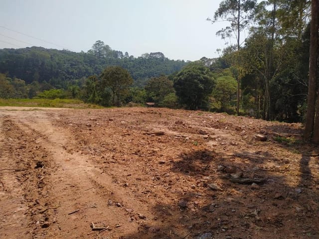 Terreno com 2000m², à venda, no bairro Itaquaciara em Itapecerica da Serra