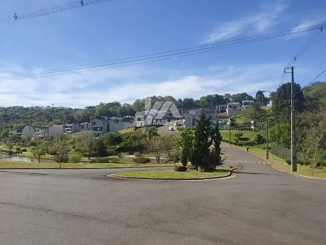 Terreno com 301m², à venda, no bairro Colônia Dona Luíza em Ponta Grossa