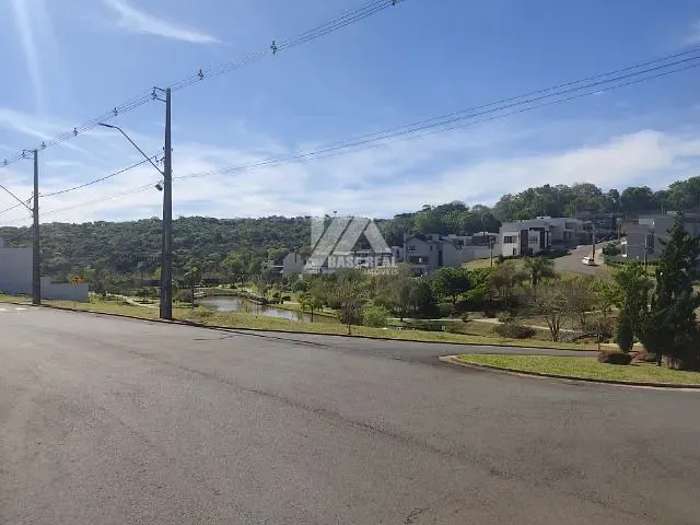 Terreno com 301m², à venda, no bairro Colônia Dona Luíza em Ponta Grossa