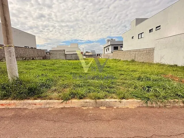 Terreno com 361m², à venda, no bairro Gran Trianon em Anápolis