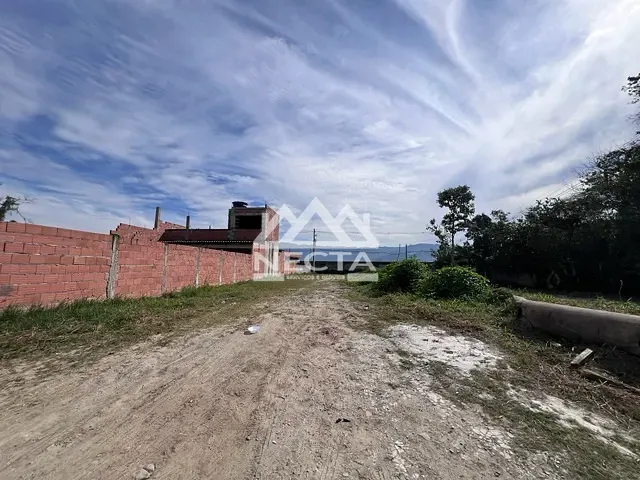Terreno com 290m², à venda, no bairro Balneário Recanto do Sol em Caraguatatuba