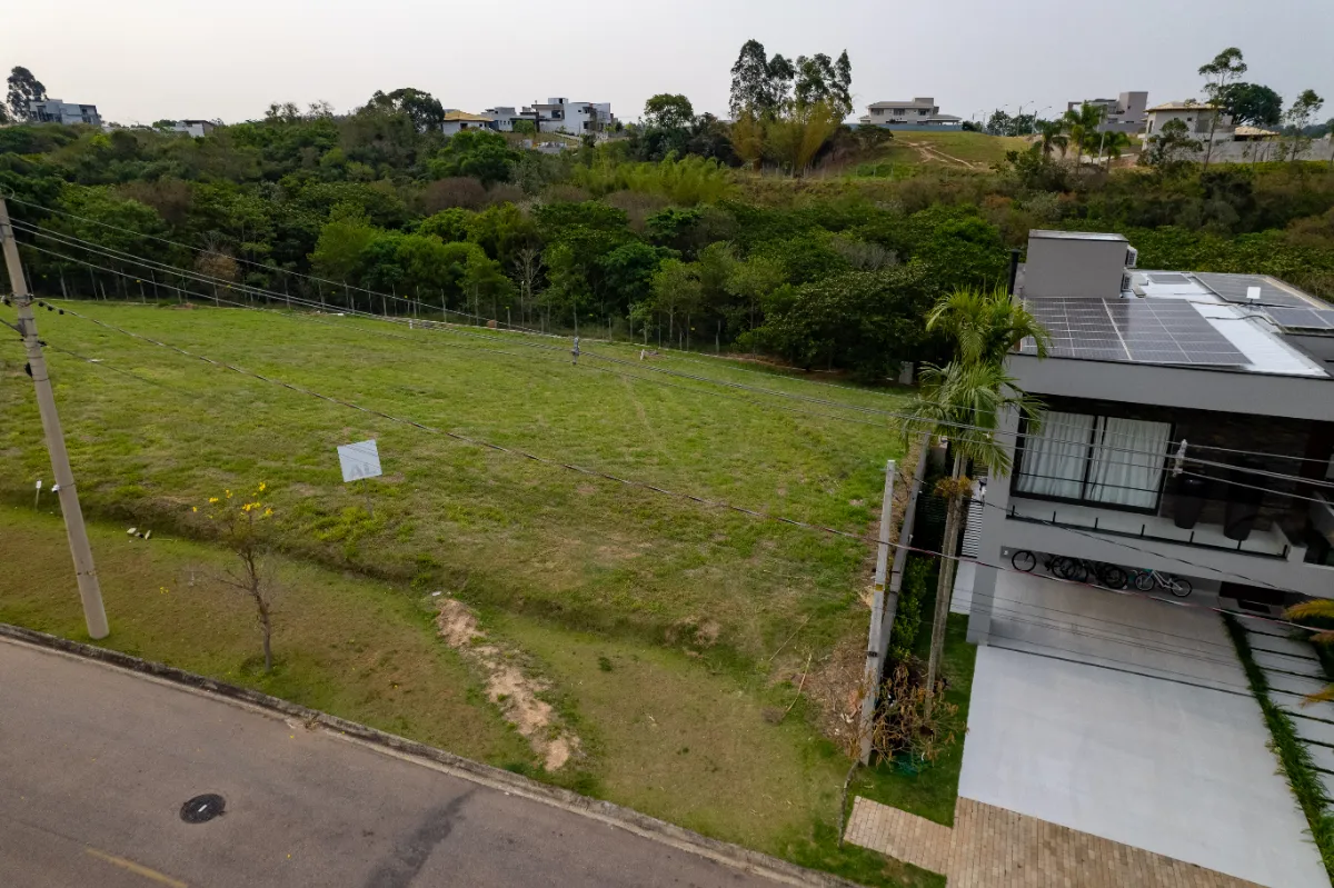Terreno residencial para venda em Medeiros, 930m²