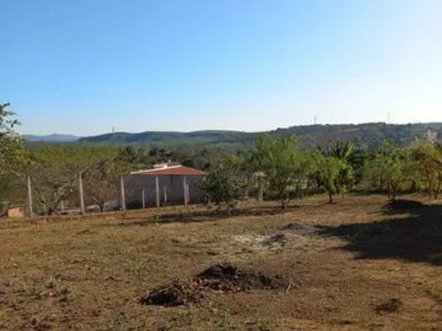 Terreno com 1280m², à venda, no bairro Loteamento Chácaras Ingrid em Taubaté