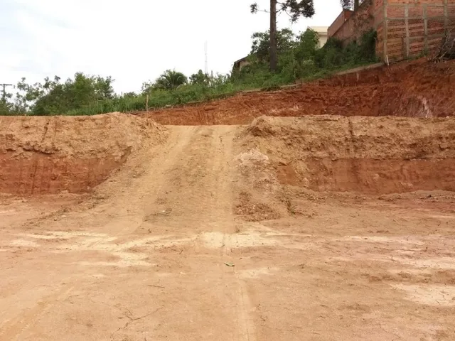 Terreno à venda, no bairro Vila Torres em Campo Largo
