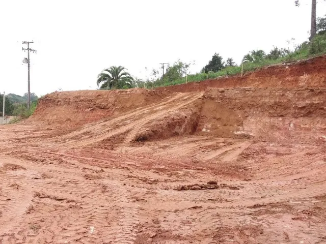 Terreno à venda, no bairro Vila Torres em Campo Largo