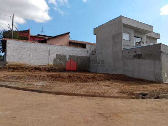 Terreno com 144m², à venda, no bairro Residencial Mombaça em Pindamonhangaba
