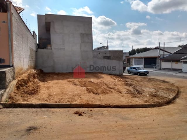 Terreno com 144m², à venda, no bairro Residencial Mombaça em Pindamonhangaba