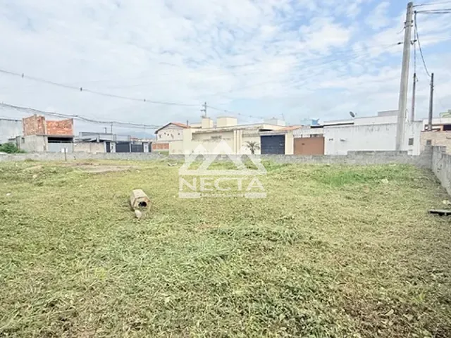 Terreno com 430m², à venda, no bairro Golfinhos em Caraguatatuba