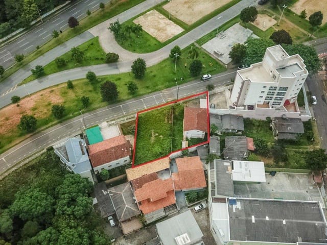 Terreno com 600m², à venda, no bairro Campo Comprido em Curitiba