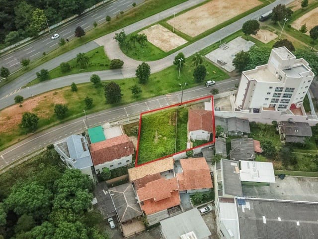 Terreno com 600m², à venda, no bairro Campo Comprido em Curitiba