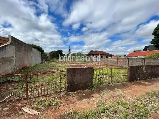 Terreno com 675m², à venda, no bairro Centro em Rolândia