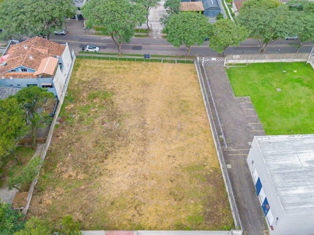 Terreno com 2009m², à venda, no bairro Santa Felicidade em Curitiba