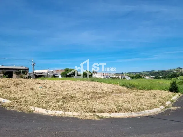 Terreno com 366m², à venda, no bairro Jardim Lima em Andradas