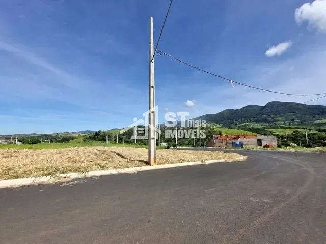 Terreno com 366m², à venda, no bairro Jardim Lima em Andradas