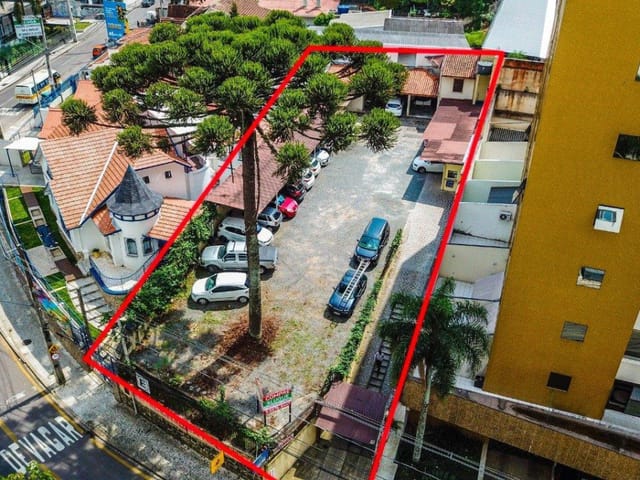 Terreno à venda, no bairro Centro Cívico em Curitiba