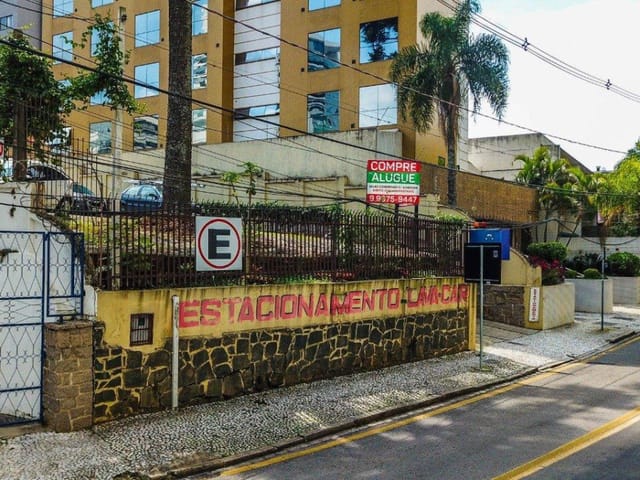 Terreno à venda, no bairro Centro Cívico em Curitiba