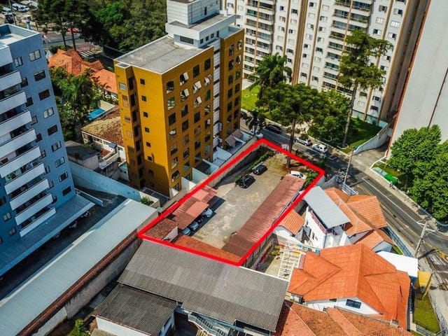 Terreno à venda, no bairro Centro Cívico em Curitiba