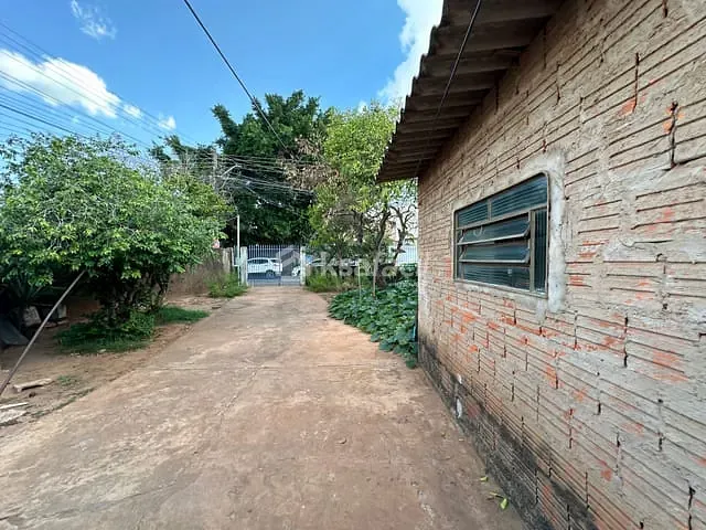 Casa com 208m², à venda, no bairro Tiradentes em Campo Grande
