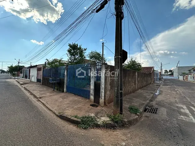 Casa com 208m², à venda, no bairro Tiradentes em Campo Grande