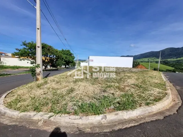 Terreno com 443m², à venda, no bairro Jardim Lima em Andradas
