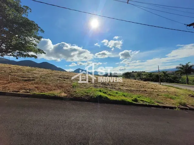 Terreno com 850m², à venda, no bairro Recanto Verde em Andradas