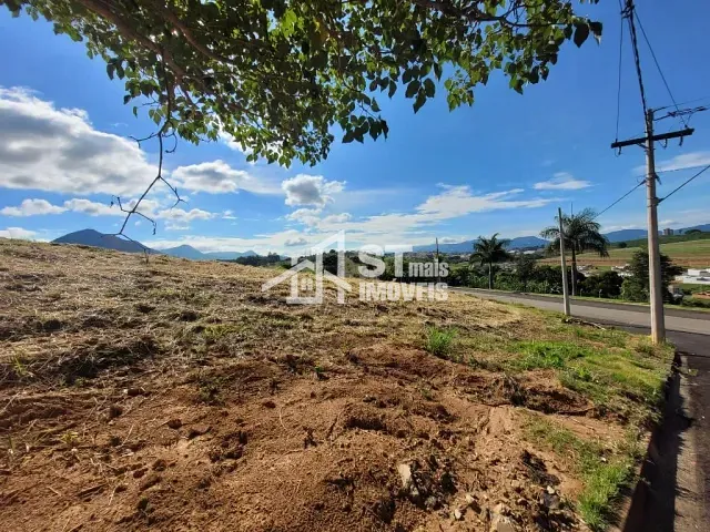 Terreno com 850m², à venda, no bairro Recanto Verde em Andradas