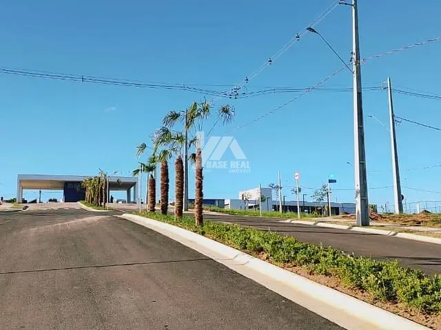 Terreno com 247m², à venda, no bairro Jardim Carvalho em Ponta Grossa