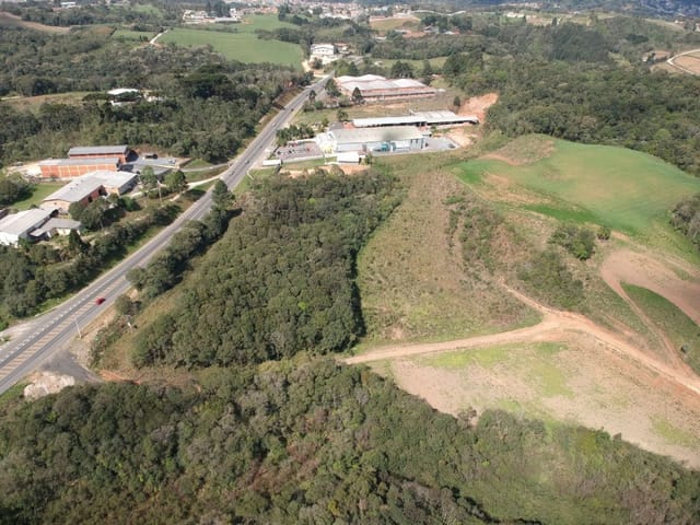 Terreno com 37458m², à venda, no bairro Campo Magro em Campo Magro