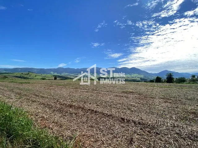Terreno com 4000m², à venda, no bairro Retirinho em Andradas
