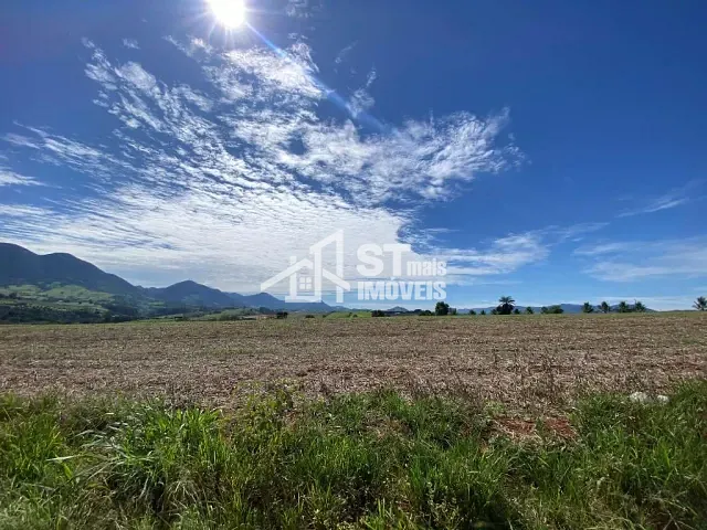 Terreno com 4000m², à venda, no bairro Retirinho em Andradas