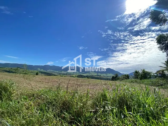 Terreno com 4000m², à venda, no bairro Retirinho em Andradas