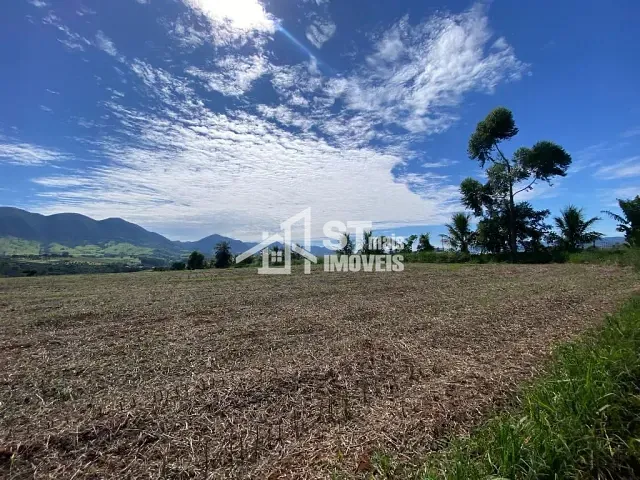 Terreno com 4000m², à venda, no bairro Retirinho em Andradas