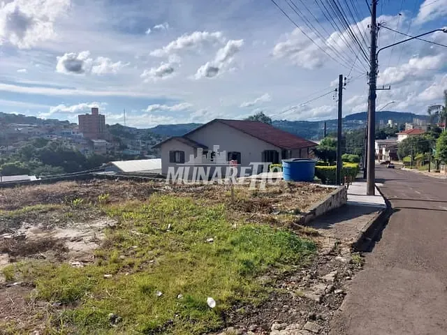 Terreno com 416m², à venda, no bairro Imperial em Concórdia