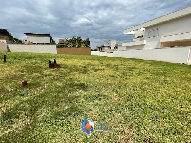Terreno com 495m² 1 quarto e 1 banheiro, à venda, no bairro Loteamento Santa Luisa em Ribeirão Preto