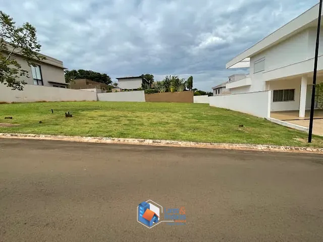 Terreno com 495m² 1 quarto e 1 banheiro, à venda, no bairro Loteamento Santa Luisa em Ribeirão Preto