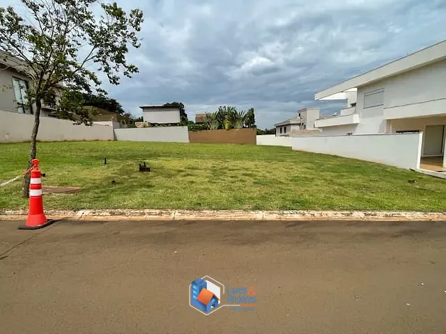 Terreno com 495m² 1 quarto e 1 banheiro, à venda, no bairro Loteamento Santa Luisa em Ribeirão Preto