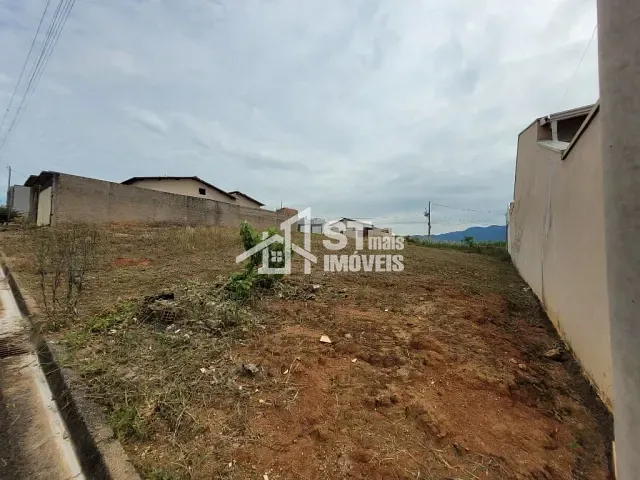 Terreno com 200m², à venda, no bairro Jardim Mirante em Andradas
