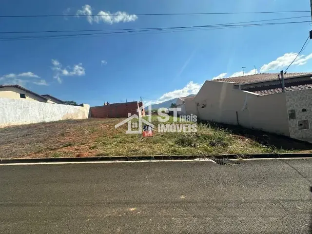 Terreno com 200m², à venda, no bairro Jardim Mirante em Andradas